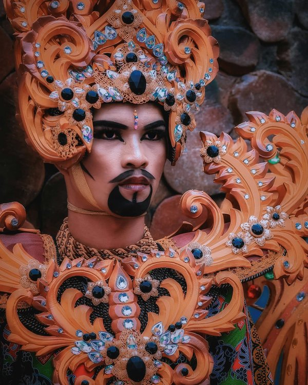 Peut-on trouver une croisière qui propose des ateliers de fabrication de masques de carnaval à Venise?